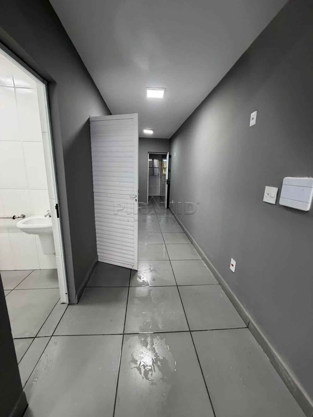 Alugar Comercial / Sal&atilde;o em Ribeir&atilde;o Preto R$ 3.800,00 - Foto 3