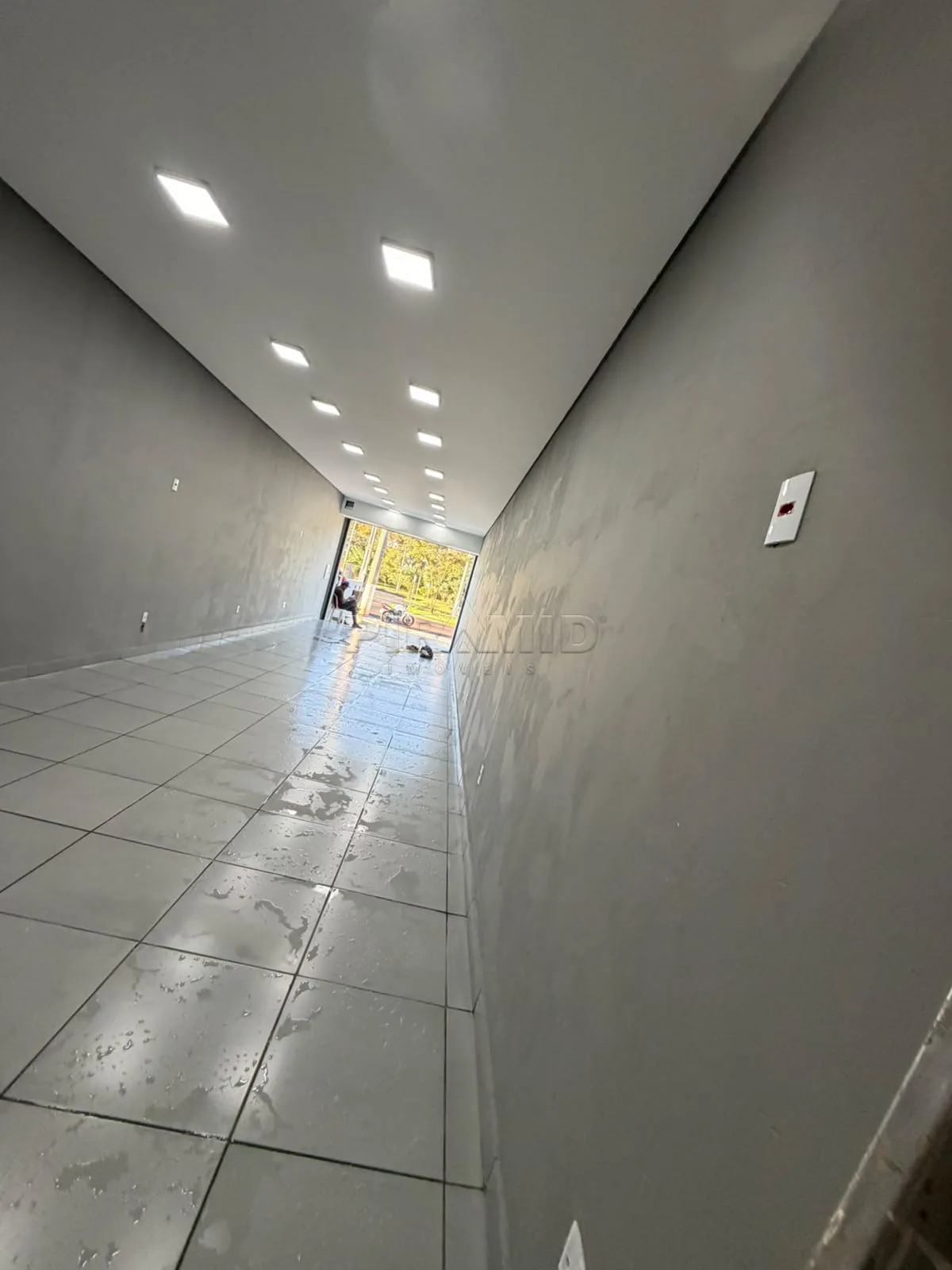 Alugar Comercial / Sal&atilde;o em Ribeir&atilde;o Preto R$ 3.800,00 - Foto 2