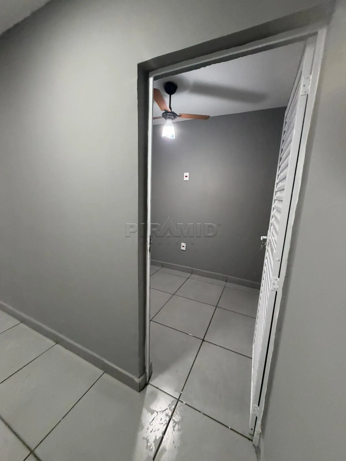 Alugar Comercial / Sal&atilde;o em Ribeir&atilde;o Preto R$ 3.800,00 - Foto 3