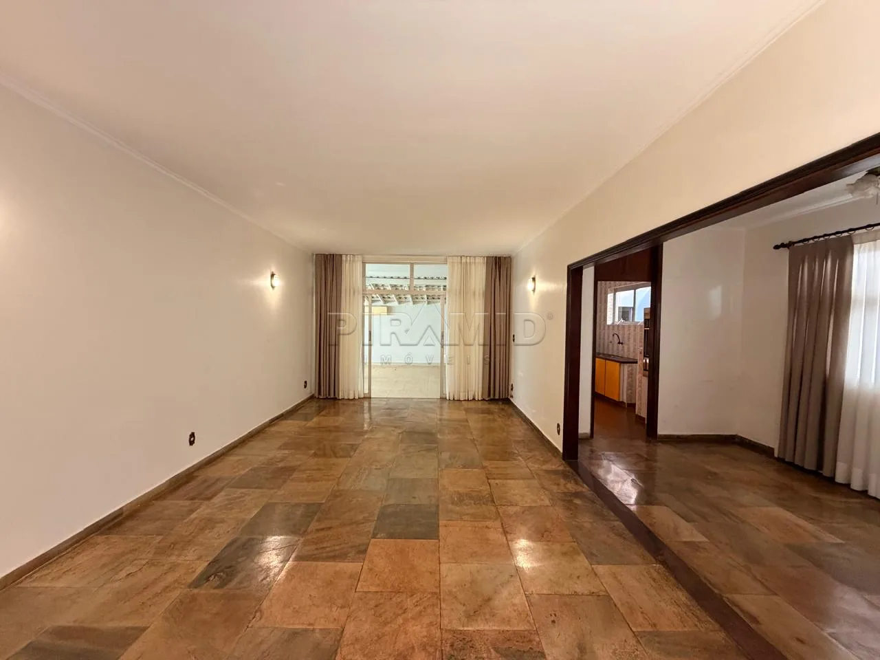 Alugar Casa / Padr&atilde;o em Ribeir&atilde;o Preto R$ 5.800,00 - Foto 3