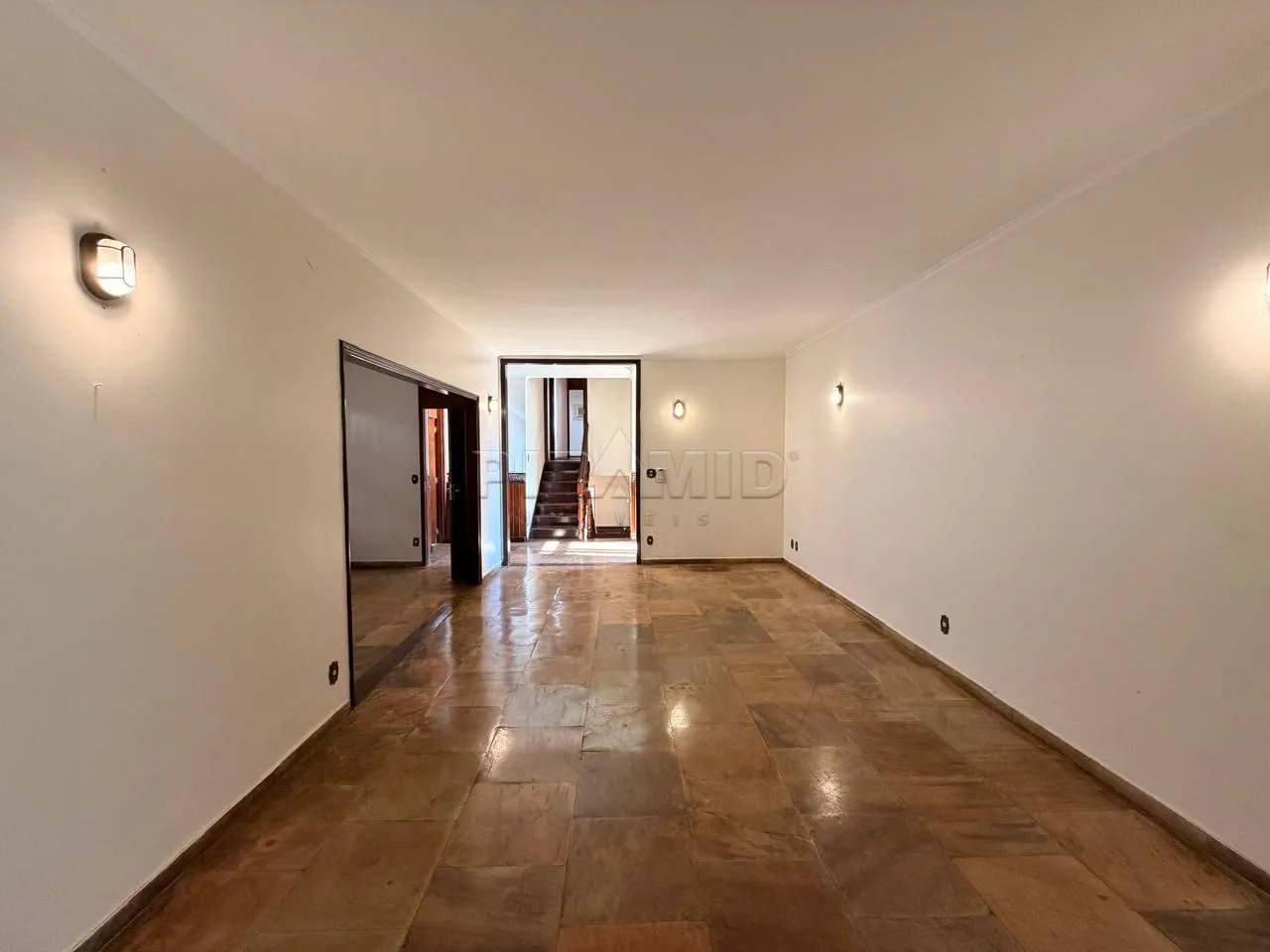 Alugar Casa / Padr&atilde;o em Ribeir&atilde;o Preto R$ 5.800,00 - Foto 4