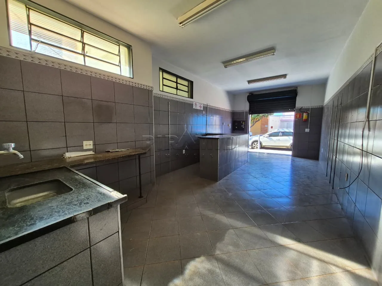 Alugar Comercial / Sal&atilde;o em Ribeir&atilde;o Preto R$ 2.800,00 - Foto 4