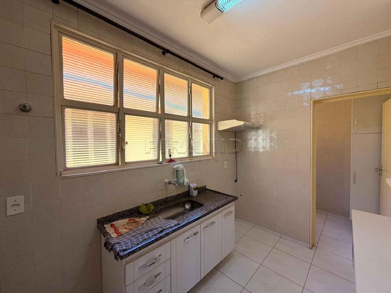 Alugar Apartamento / Padr&atilde;o em Ribeir&atilde;o Preto R$ 1.450,00 - Foto 5