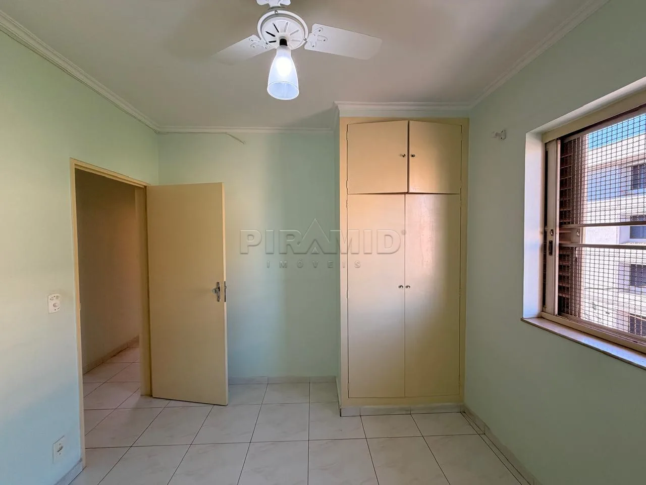 Alugar Apartamento / Padr&atilde;o em Ribeir&atilde;o Preto R$ 1.450,00 - Foto 18