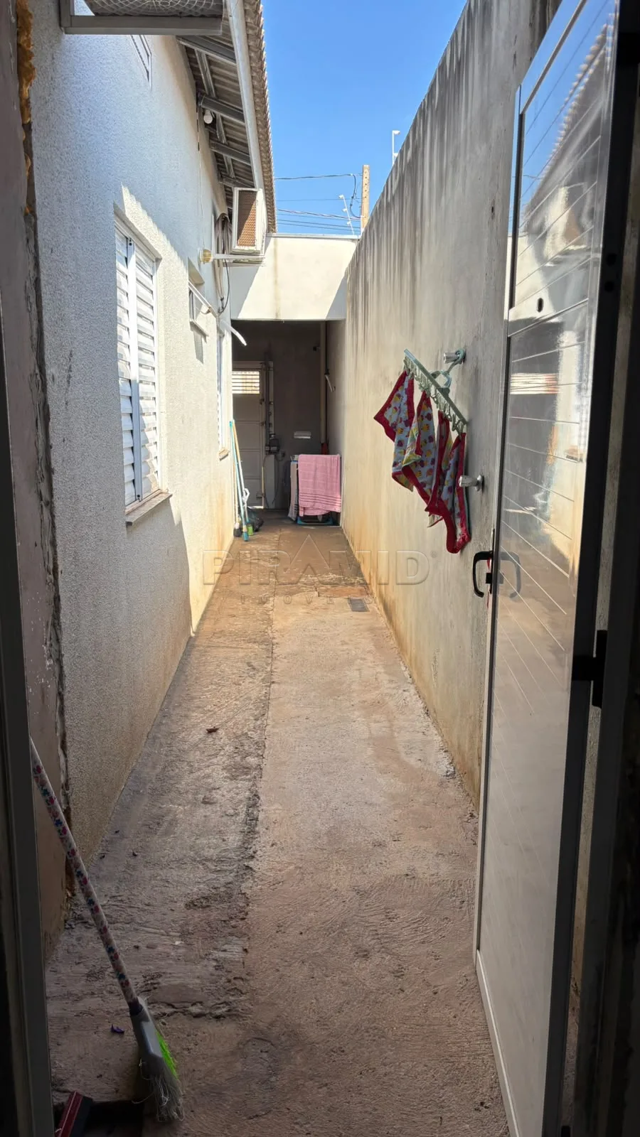 Comprar Casa / Padr&atilde;o em Ribeir&atilde;o Preto R$ 299.000,00 - Foto 3