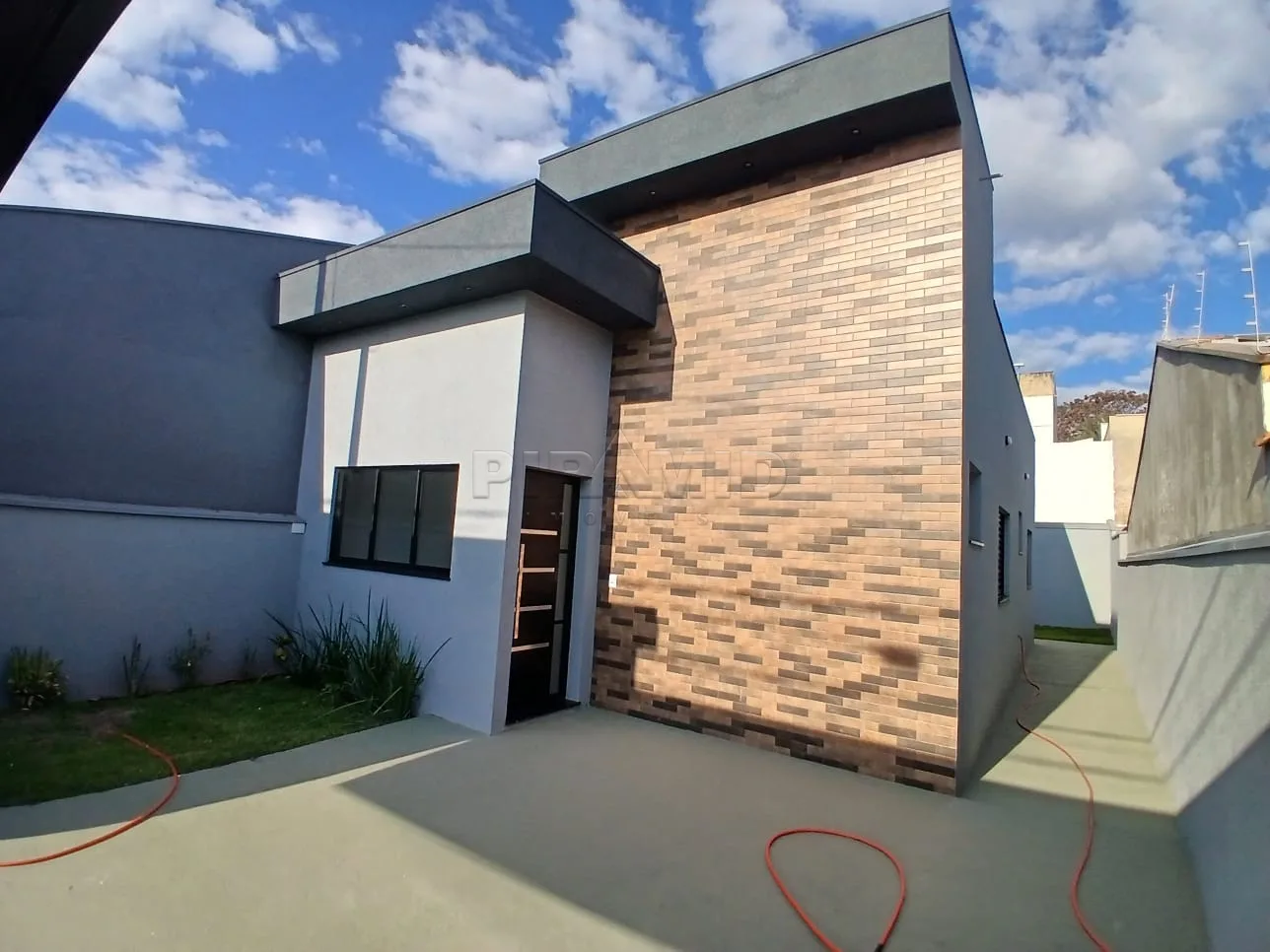 Comprar Casa / Padr&atilde;o em Ribeir&atilde;o Preto R$ 400.000,00 - Foto 1