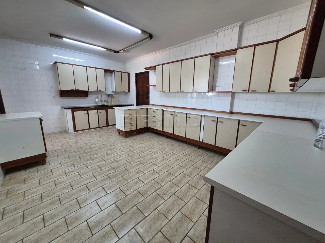 Alugar Apartamento / Padr&atilde;o em Ribeir&atilde;o Preto R$ 2.200,00 - Foto 3