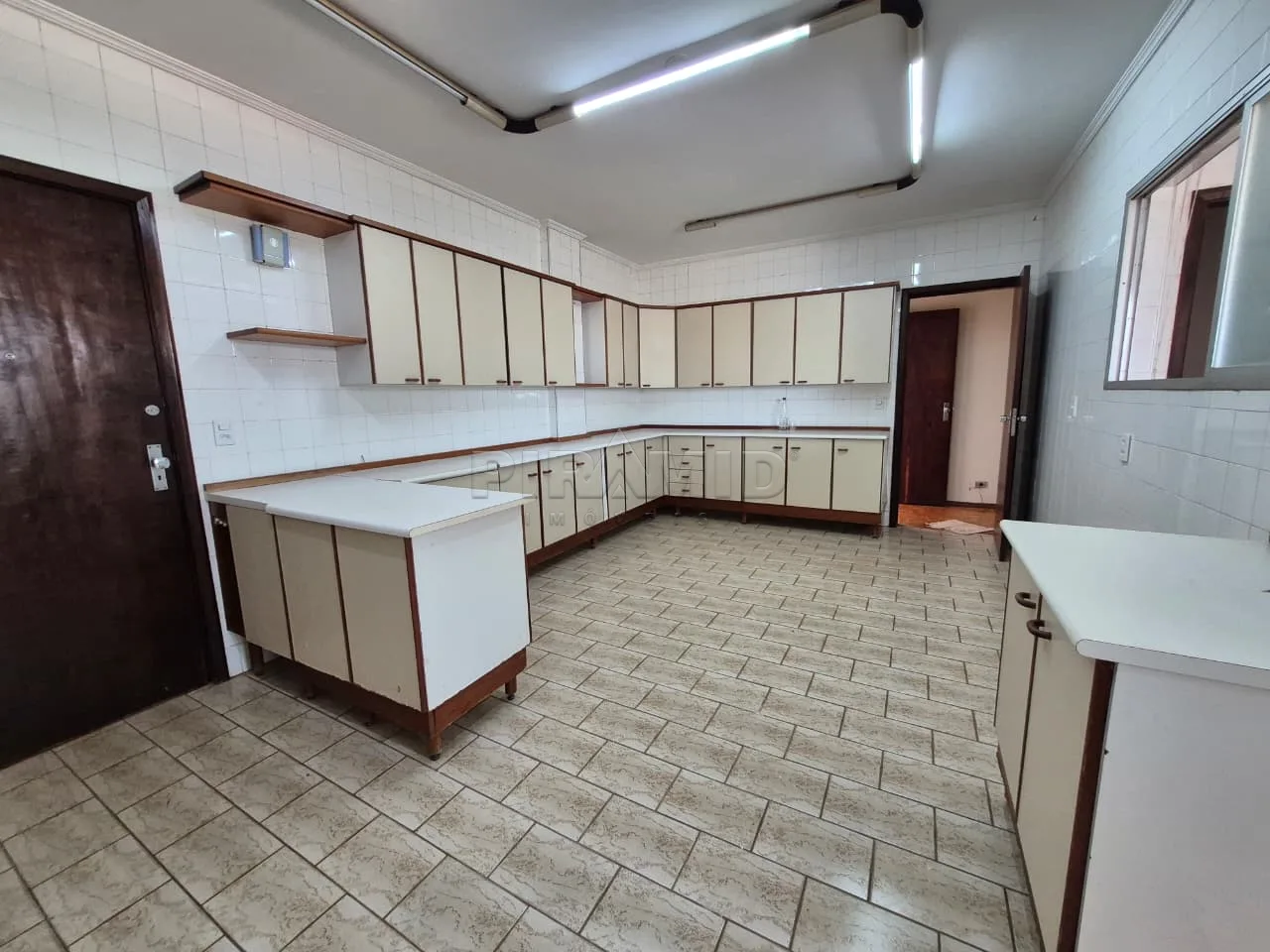 Alugar Apartamento / Padr&atilde;o em Ribeir&atilde;o Preto R$ 2.200,00 - Foto 4
