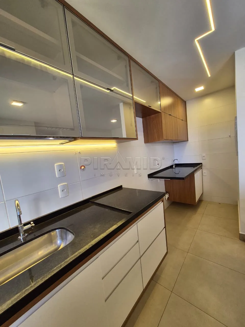 Alugar Apartamento / Padr&atilde;o em Ribeir&atilde;o Preto R$ 2.600,00 - Foto 4
