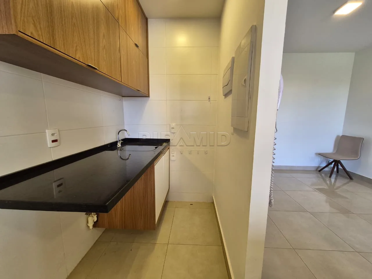 Alugar Apartamento / Padr&atilde;o em Ribeir&atilde;o Preto R$ 2.600,00 - Foto 5