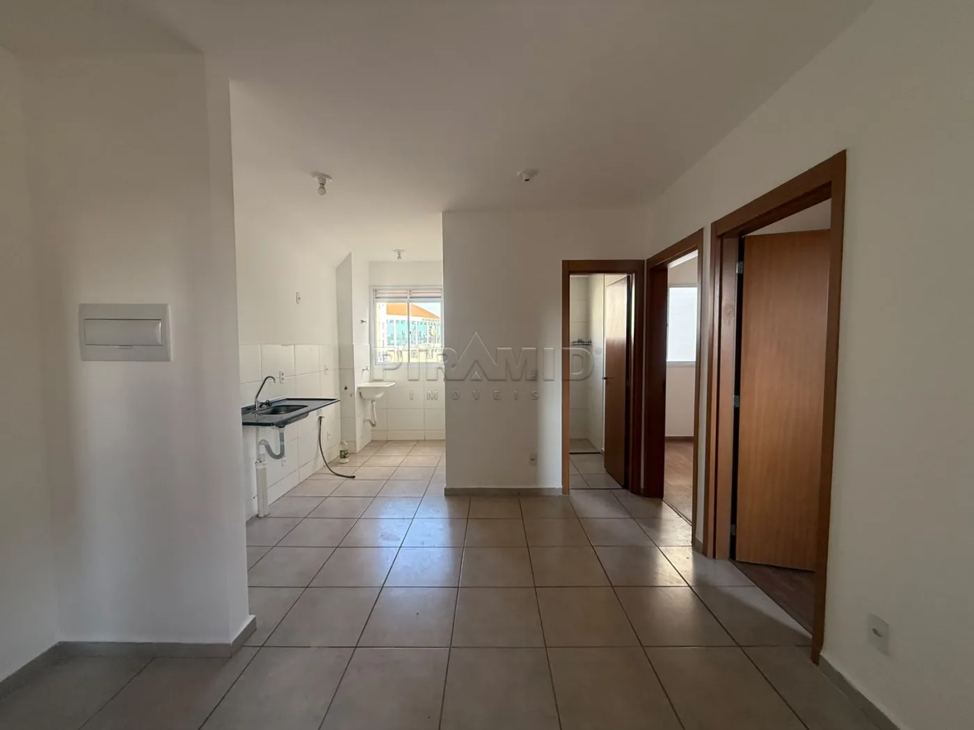 Alugar Apartamento / Padr&atilde;o em Ribeir&atilde;o Preto R$ 850,00 - Foto 1