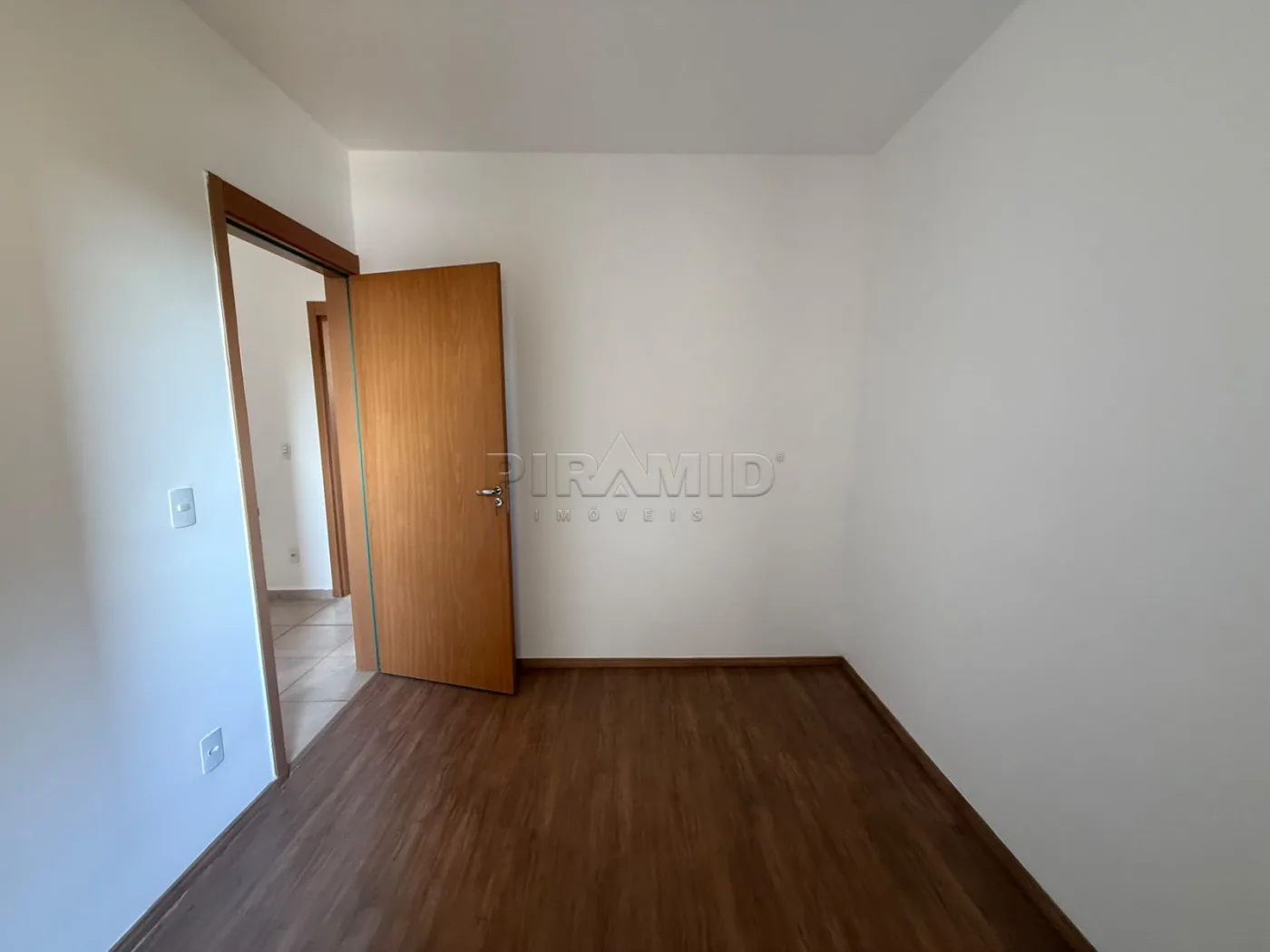 Alugar Apartamento / Padr&atilde;o em Ribeir&atilde;o Preto R$ 850,00 - Foto 6