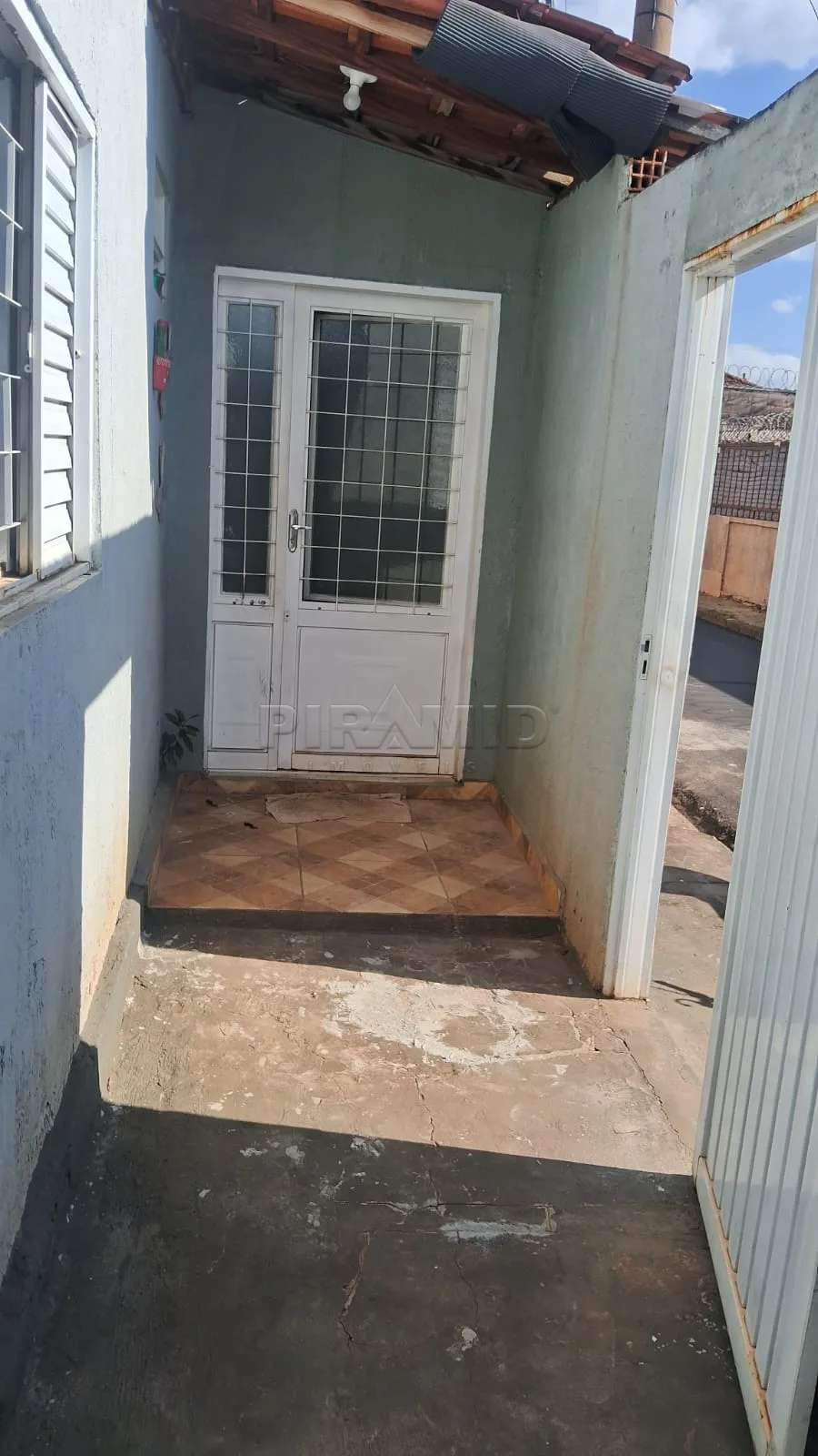 Alugar Casa / Padr&atilde;o em Ribeir&atilde;o Preto R$ 1.500,00 - Foto 3