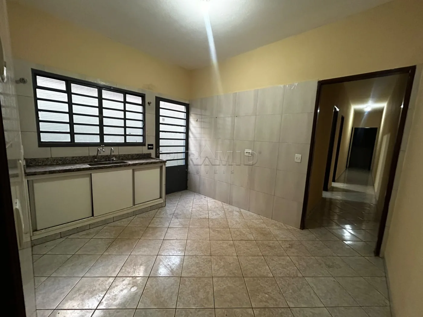 Alugar Casa / Padr&atilde;o em Ribeir&atilde;o Preto R$ 1.500,00 - Foto 3