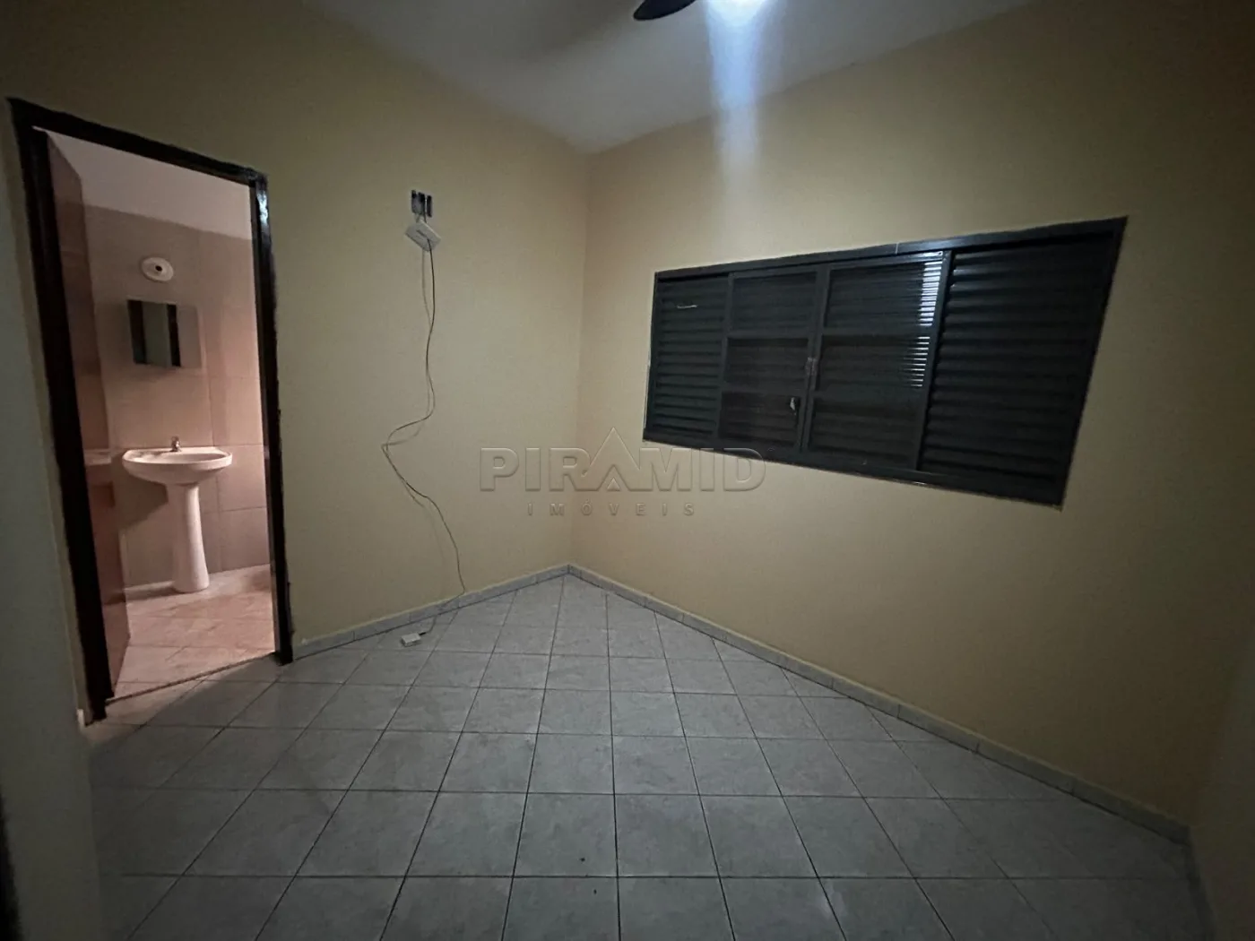 Alugar Casa / Padr&atilde;o em Ribeir&atilde;o Preto R$ 1.500,00 - Foto 6