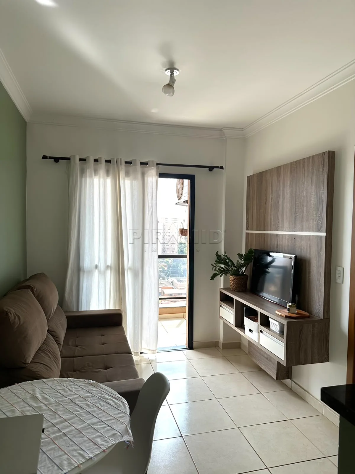 Alugar Apartamento / Padr&atilde;o em Ribeir&atilde;o Preto R$ 2.000,00 - Foto 1