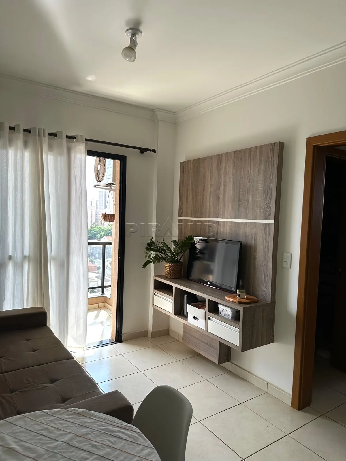 Alugar Apartamento / Padr&atilde;o em Ribeir&atilde;o Preto R$ 2.000,00 - Foto 4