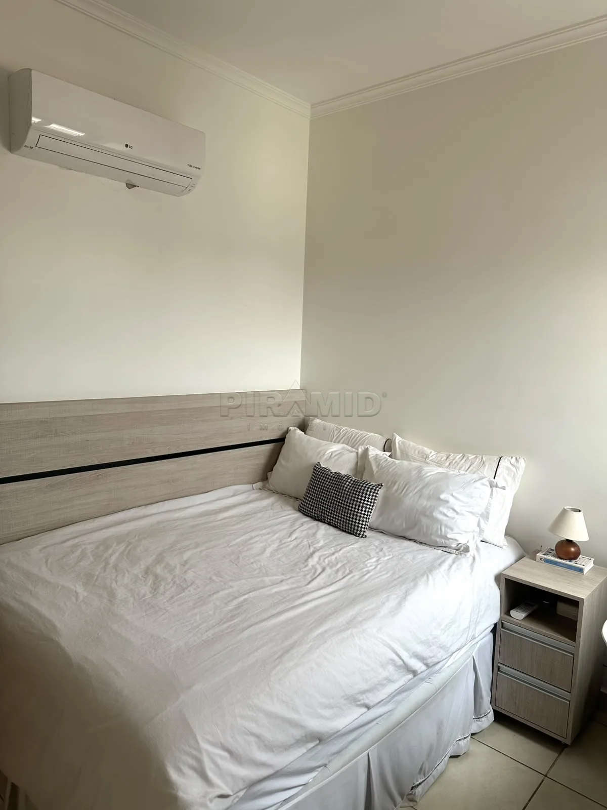 Alugar Apartamento / Padr&atilde;o em Ribeir&atilde;o Preto R$ 2.000,00 - Foto 13