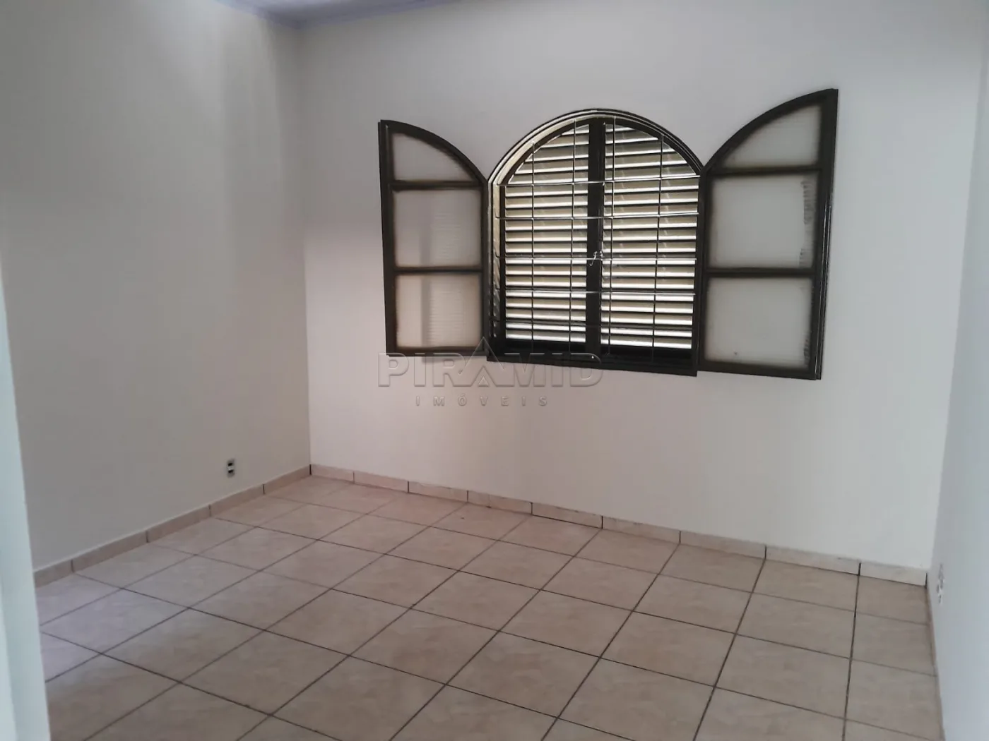 Alugar Casa / Padr&atilde;o em Ribeir&atilde;o Preto R$ 1.300,00 - Foto 8