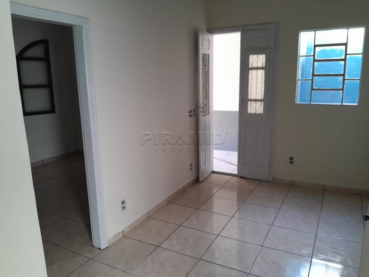 Alugar Casa / Padr&atilde;o em Ribeir&atilde;o Preto R$ 1.300,00 - Foto 5