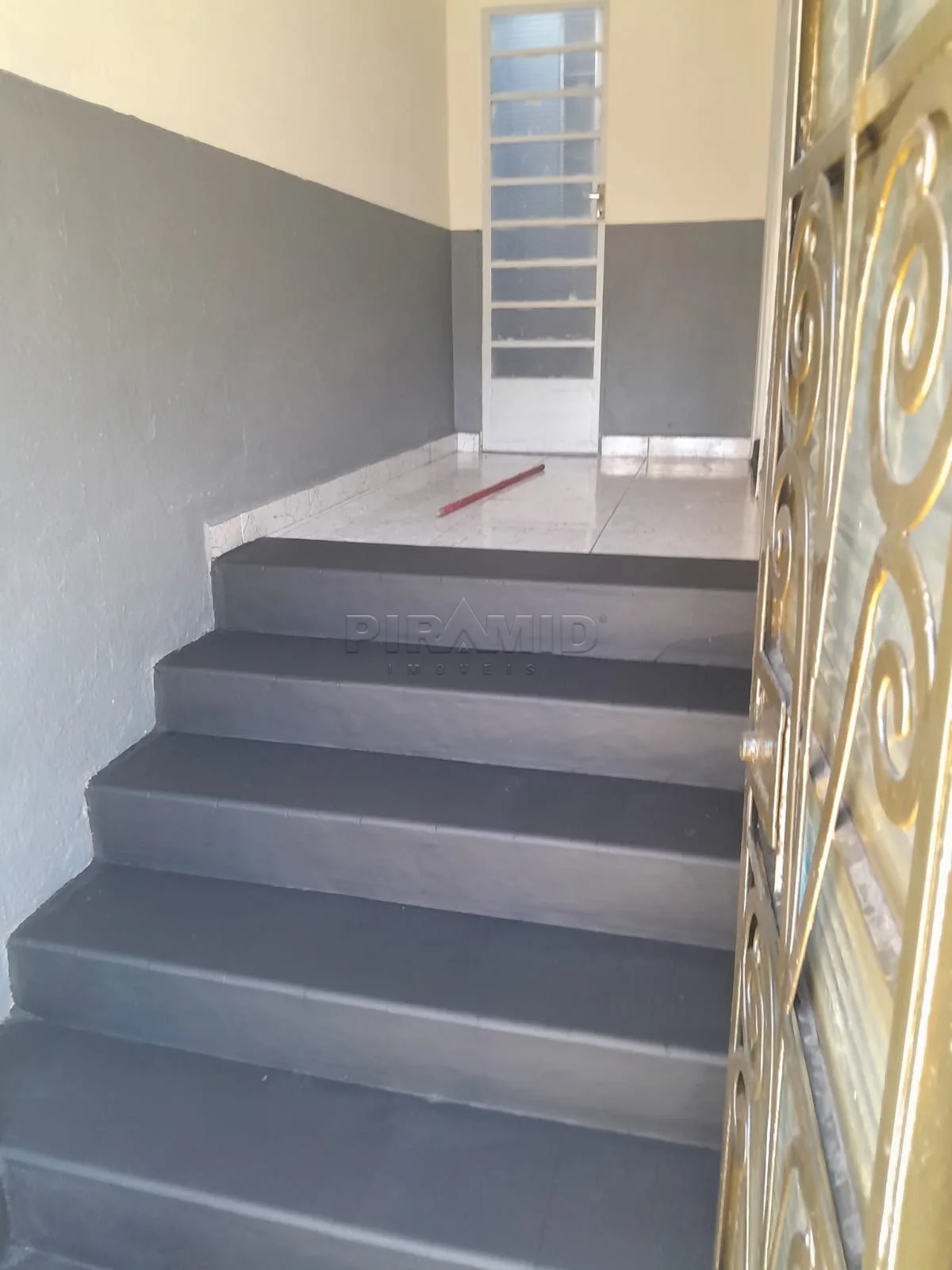 Alugar Casa / Padr&atilde;o em Ribeir&atilde;o Preto R$ 1.300,00 - Foto 2