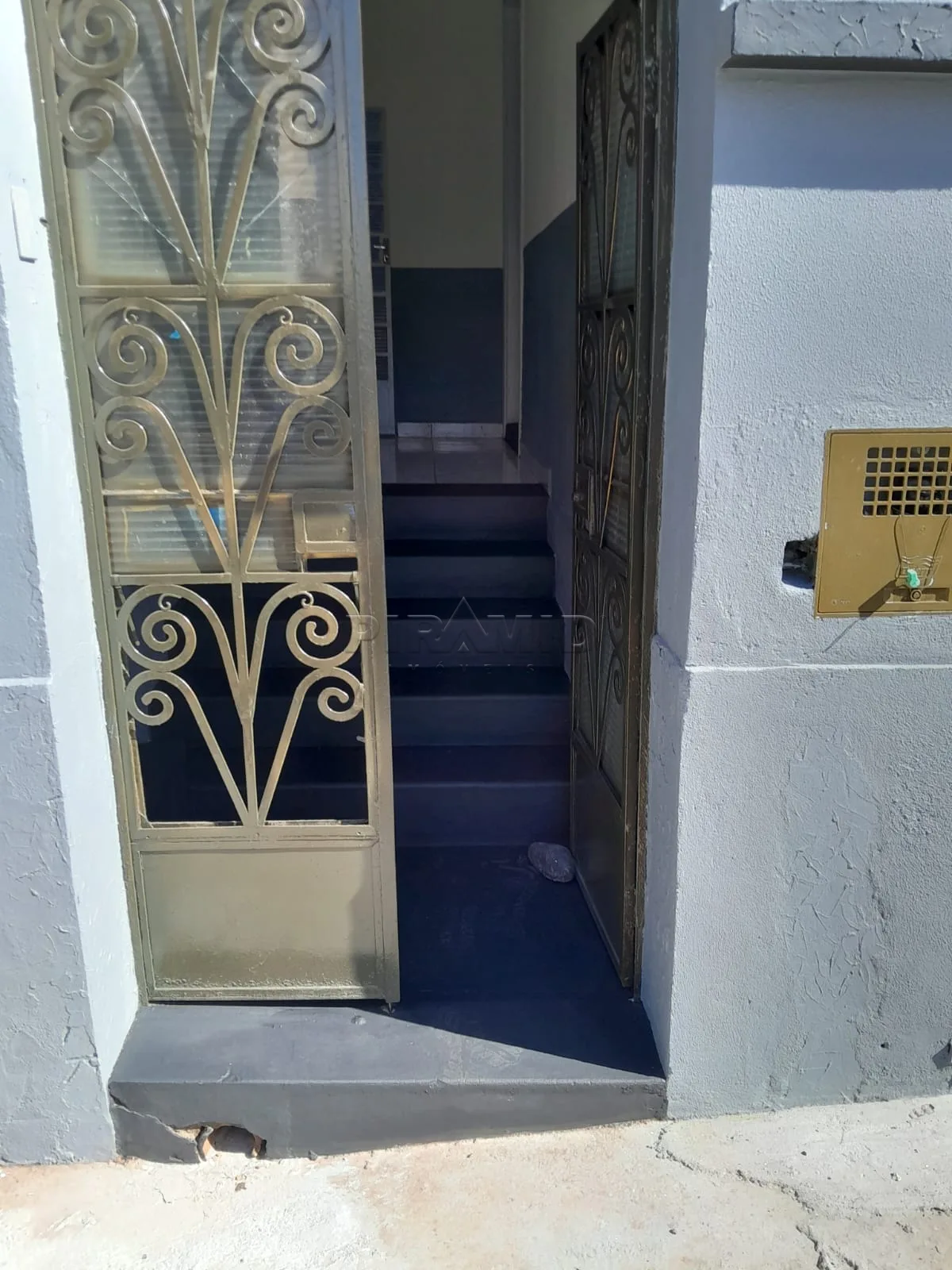 Alugar Casa / Padr&atilde;o em Ribeir&atilde;o Preto R$ 1.300,00 - Foto 1