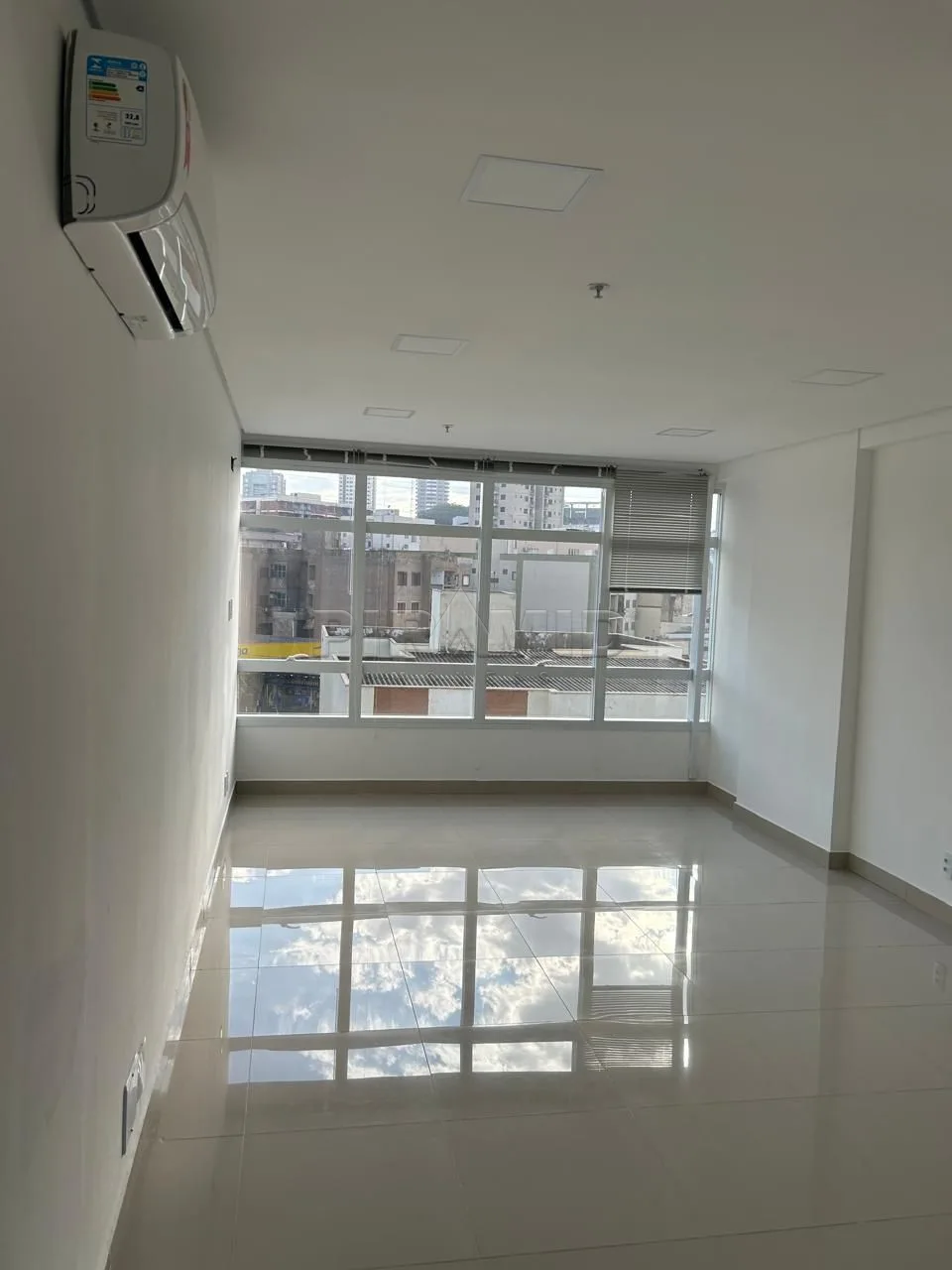 Comprar Comercial / Sala em Ribeir&atilde;o Preto R$ 320.000,00 - Foto 1