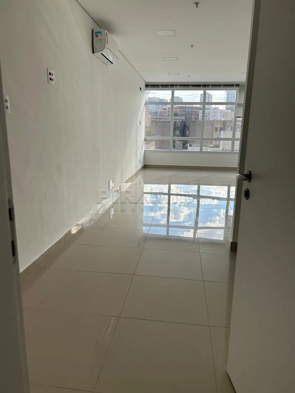 Comprar Comercial / Sala em Ribeir&atilde;o Preto R$ 320.000,00 - Foto 2