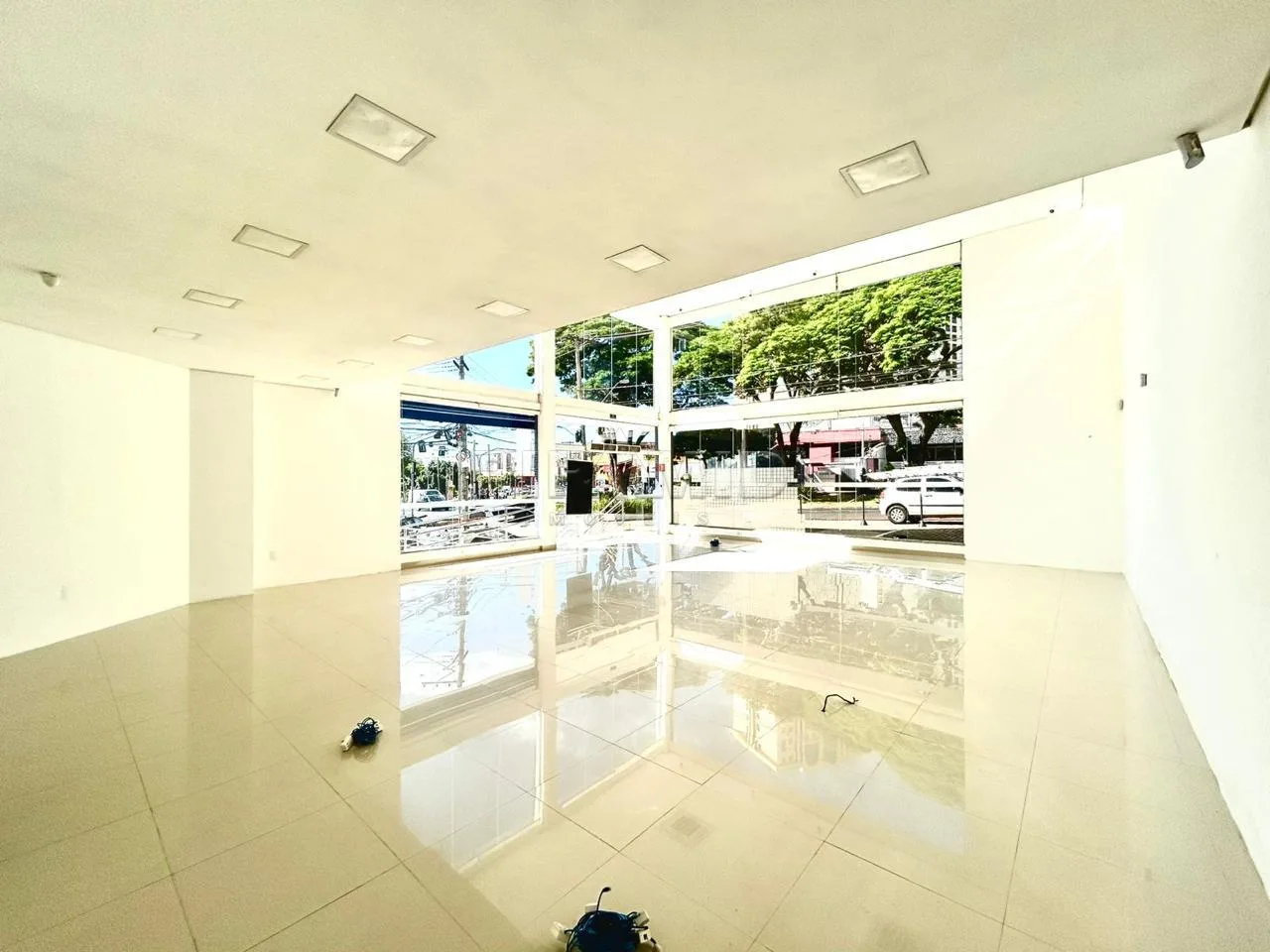 Alugar Comercial / Sal&atilde;o em Ribeir&atilde;o Preto R$ 17.000,00 - Foto 4