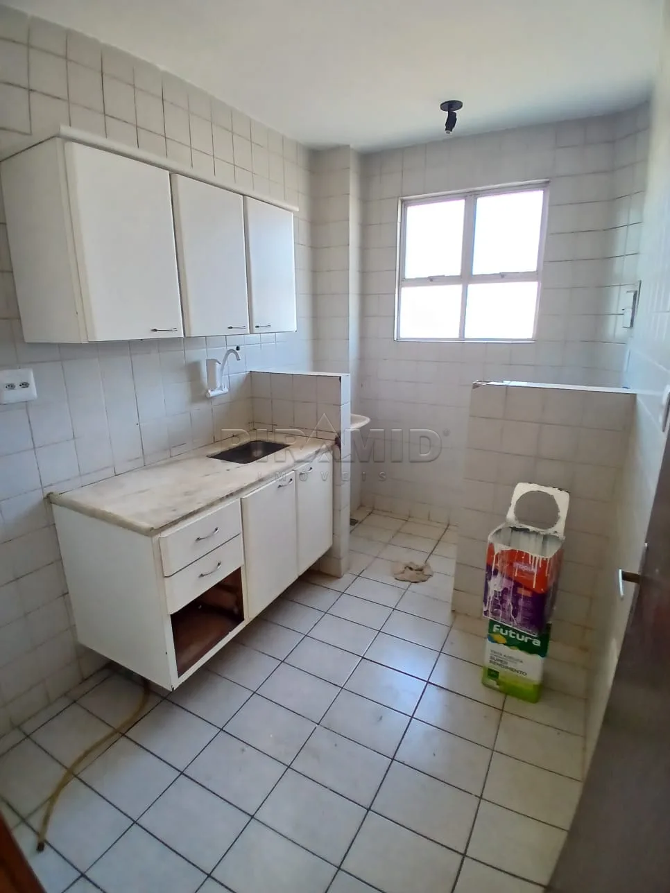 Alugar Apartamento / Padr&atilde;o em Ribeir&atilde;o Preto R$ 1.500,00 - Foto 4