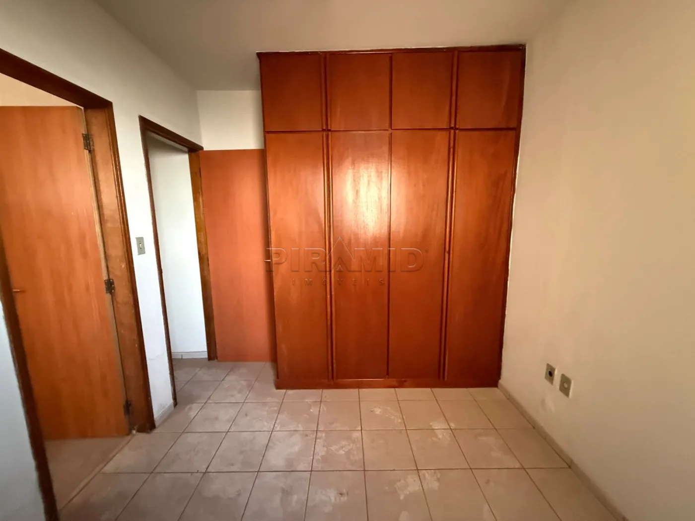 Alugar Apartamento / Padr&atilde;o em Ribeir&atilde;o Preto R$ 1.500,00 - Foto 3