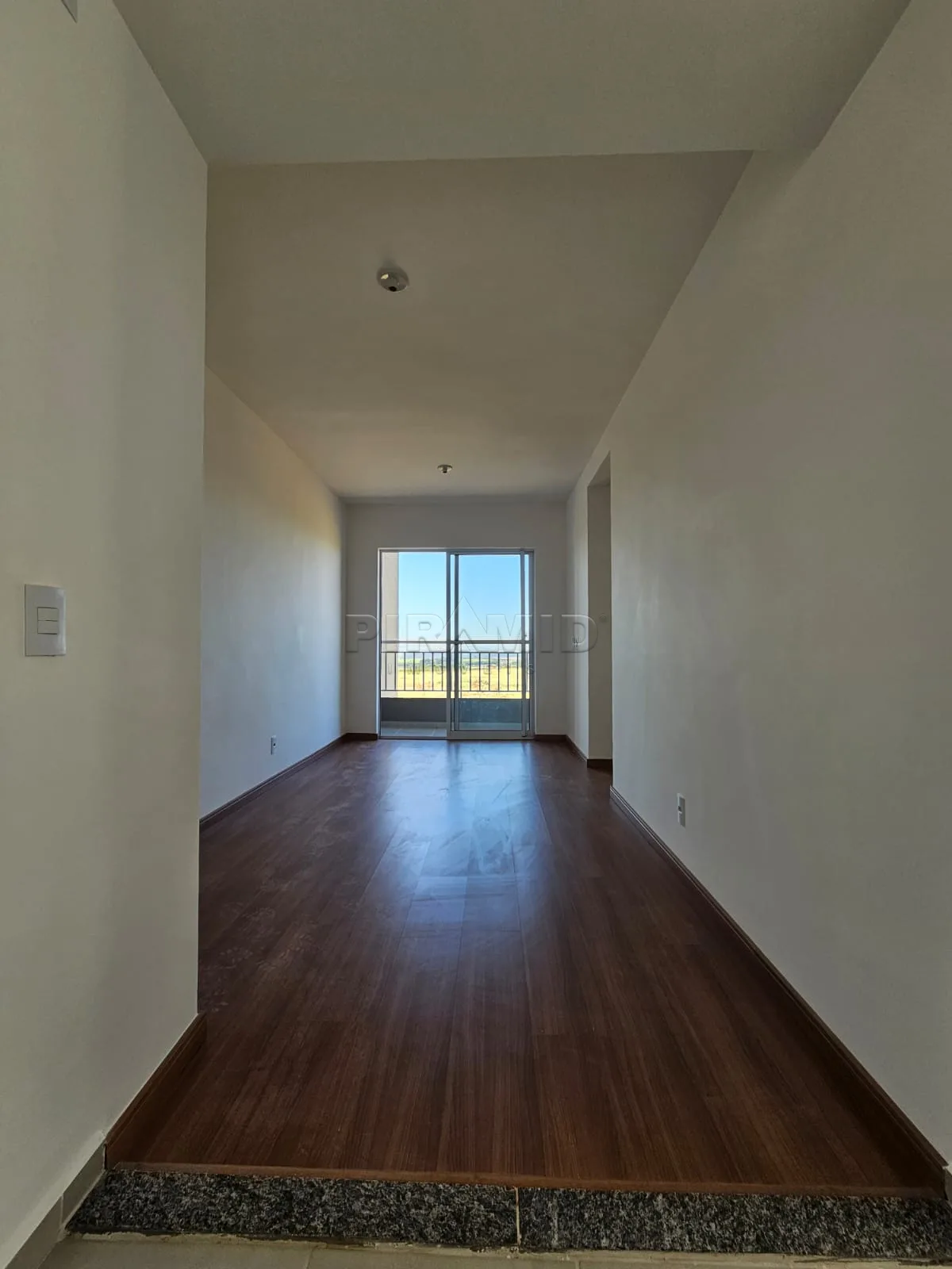 Alugar Apartamento / Padr&atilde;o em Ribeir&atilde;o Preto R$ 1.500,00 - Foto 1