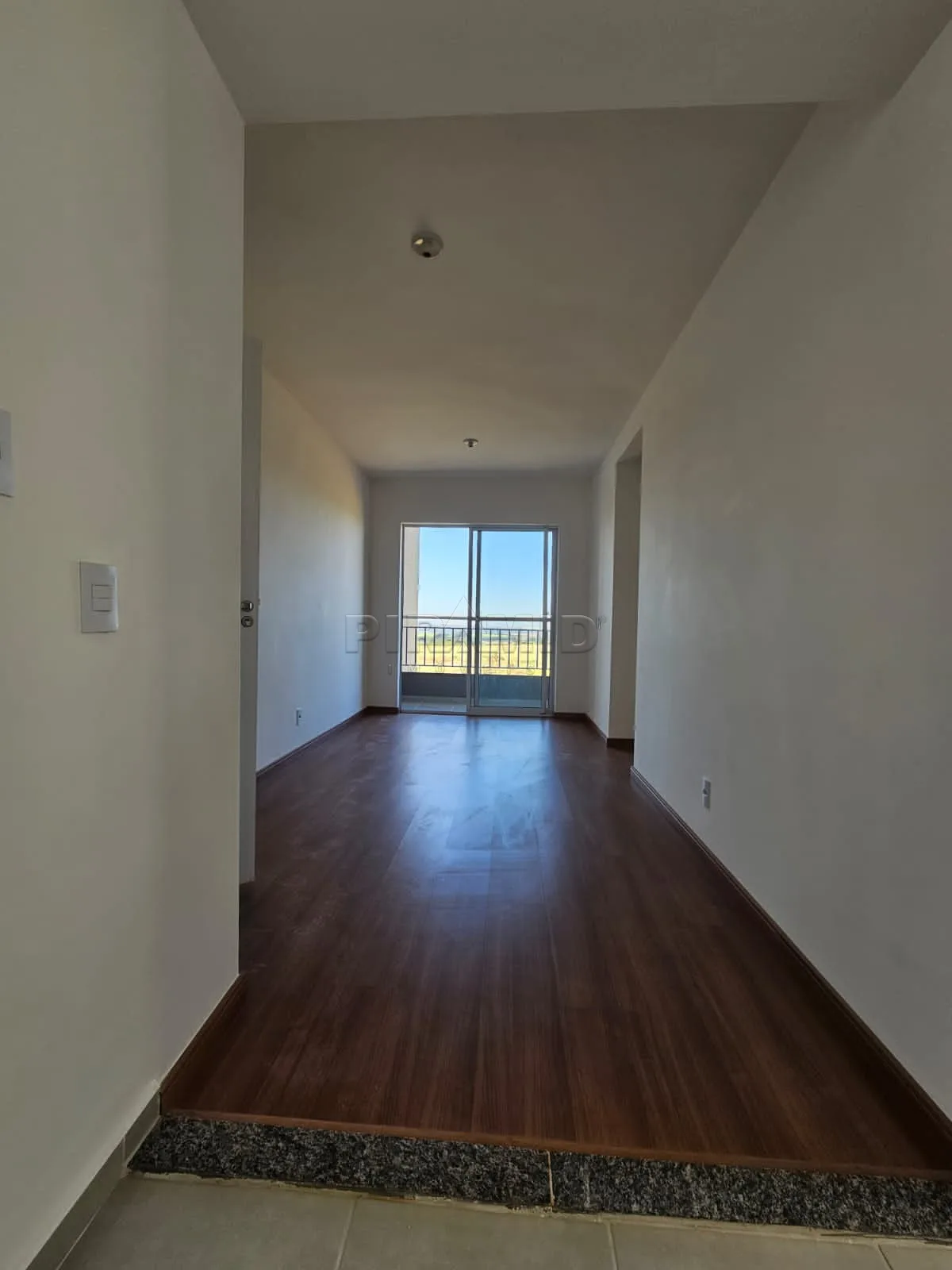 Alugar Apartamento / Padr&atilde;o em Ribeir&atilde;o Preto R$ 1.500,00 - Foto 3