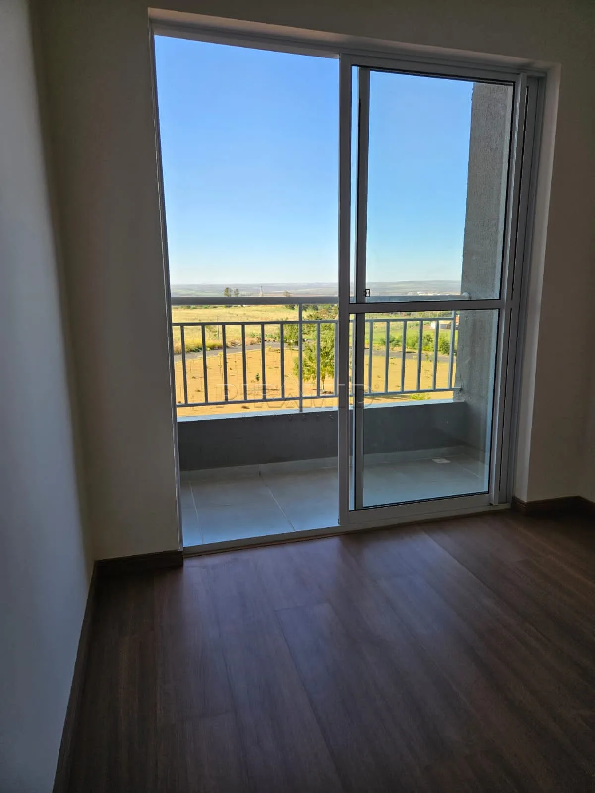 Alugar Apartamento / Padr&atilde;o em Ribeir&atilde;o Preto R$ 1.500,00 - Foto 4