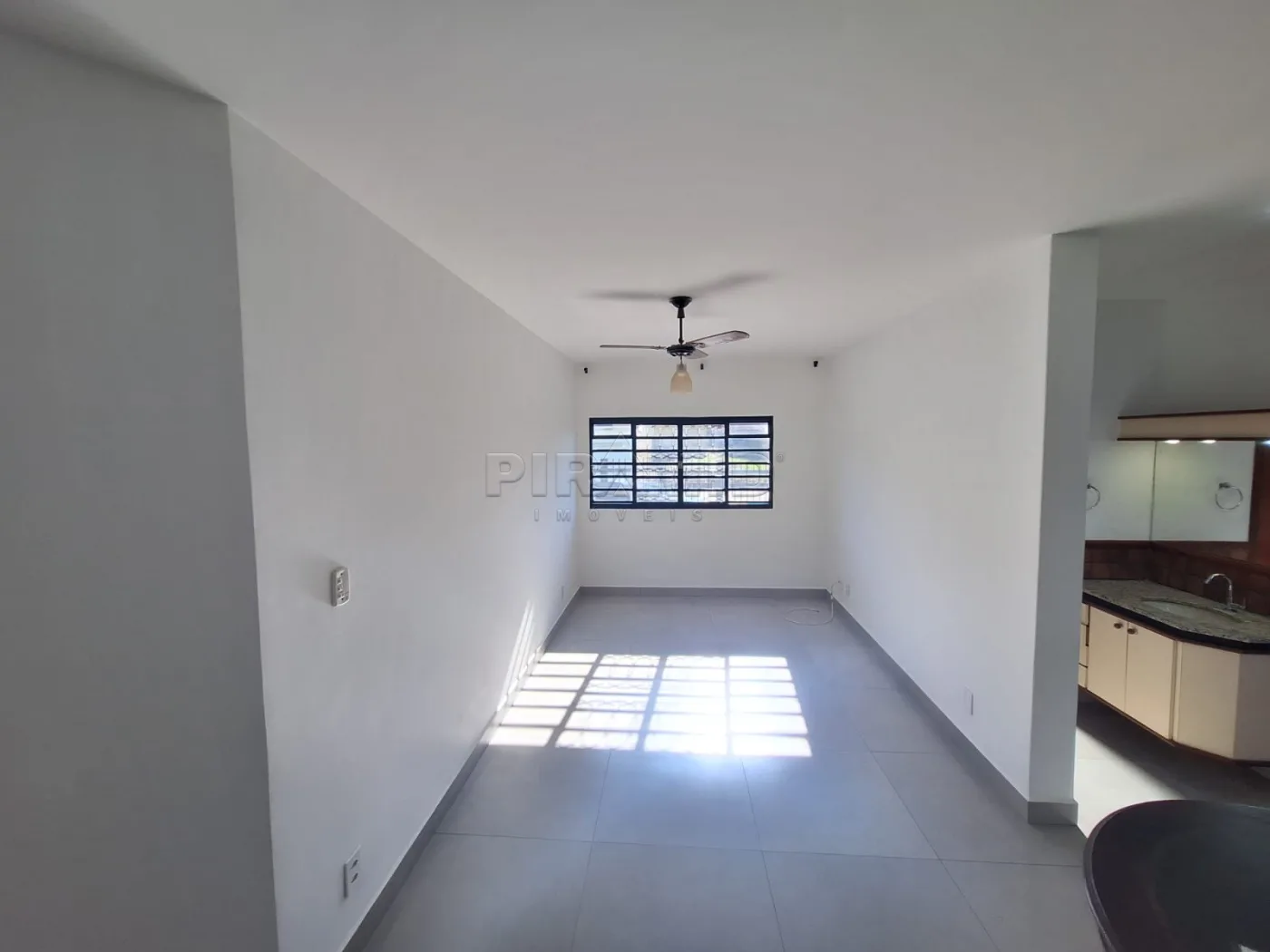 Alugar Apartamento / Padr&atilde;o em Ribeir&atilde;o Preto R$ 1.750,00 - Foto 1