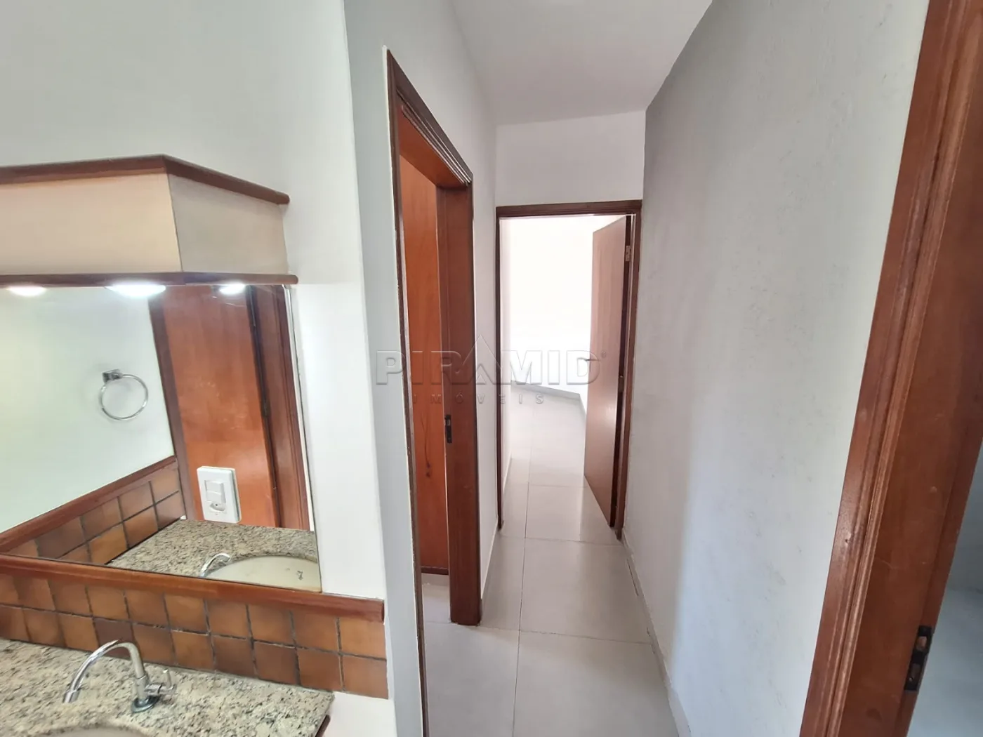 Alugar Apartamento / Padr&atilde;o em Ribeir&atilde;o Preto R$ 1.750,00 - Foto 3