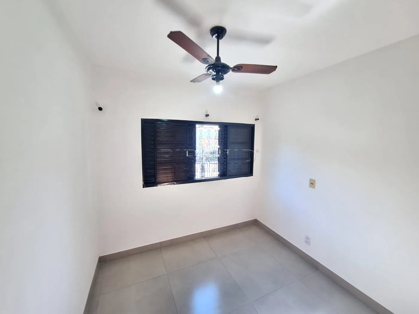 Alugar Apartamento / Padr&atilde;o em Ribeir&atilde;o Preto R$ 1.750,00 - Foto 6