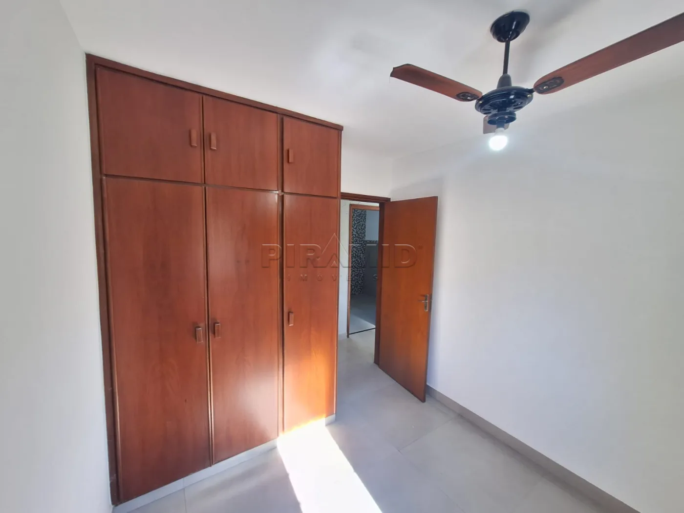 Alugar Apartamento / Padr&atilde;o em Ribeir&atilde;o Preto R$ 1.750,00 - Foto 7