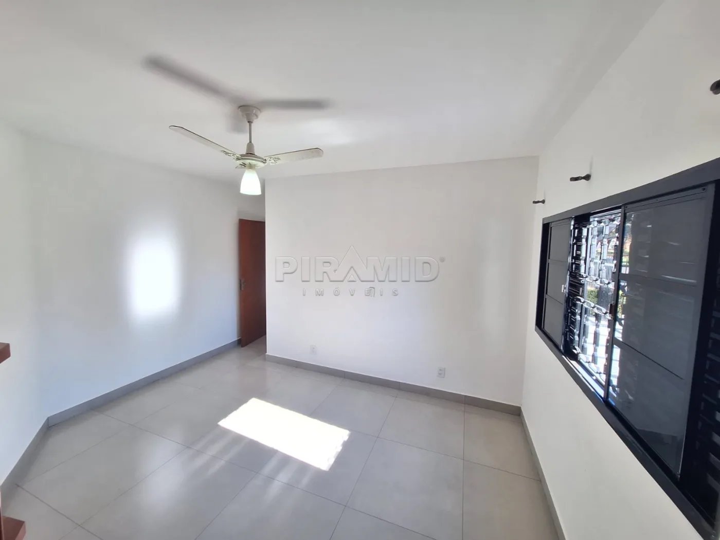 Alugar Apartamento / Padr&atilde;o em Ribeir&atilde;o Preto R$ 1.750,00 - Foto 11
