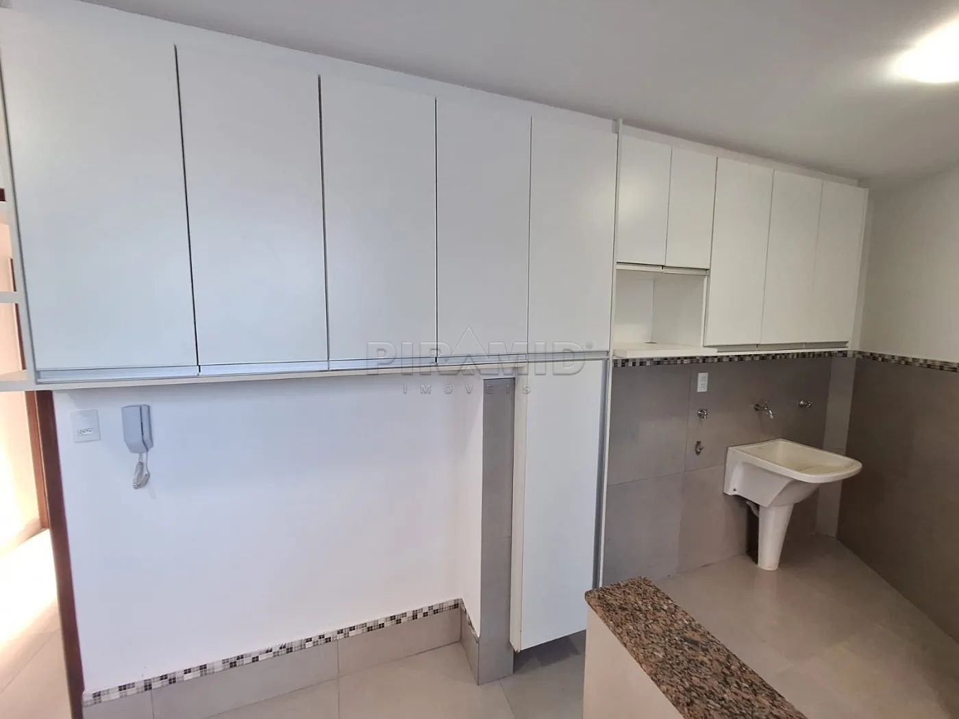 Alugar Apartamento / Padr&atilde;o em Ribeir&atilde;o Preto R$ 1.750,00 - Foto 15