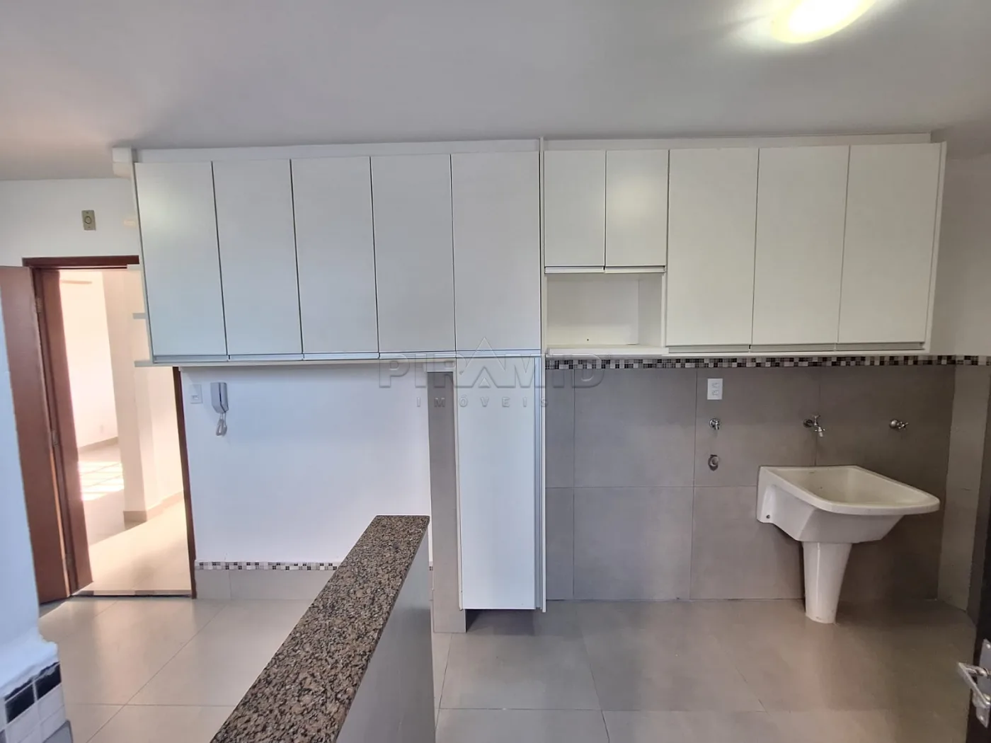 Alugar Apartamento / Padr&atilde;o em Ribeir&atilde;o Preto R$ 1.750,00 - Foto 17