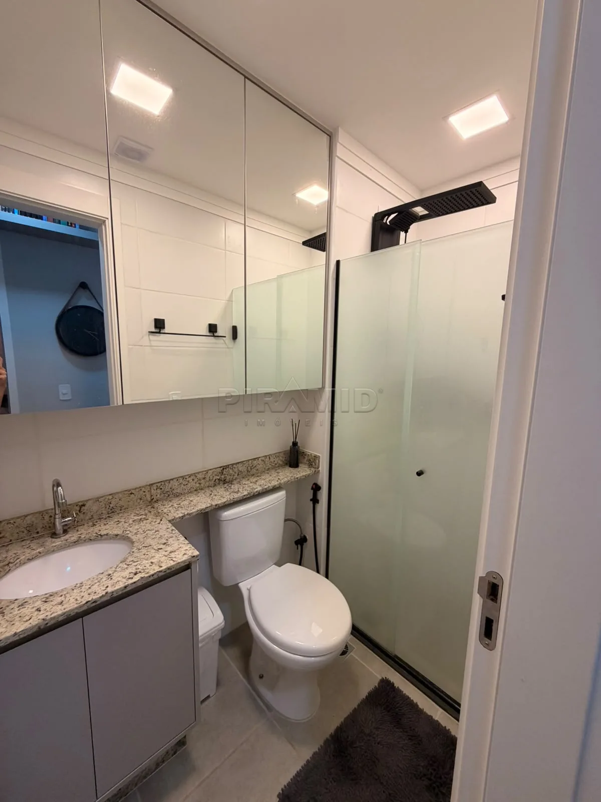 Alugar Apartamento / Padr&atilde;o em Ribeir&atilde;o Preto R$ 1.800,00 - Foto 1