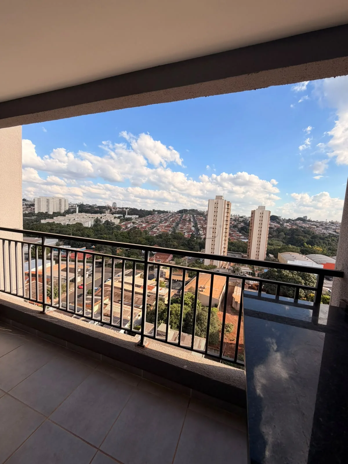 Alugar Apartamento / Padr&atilde;o em Ribeir&atilde;o Preto R$ 1.800,00 - Foto 3