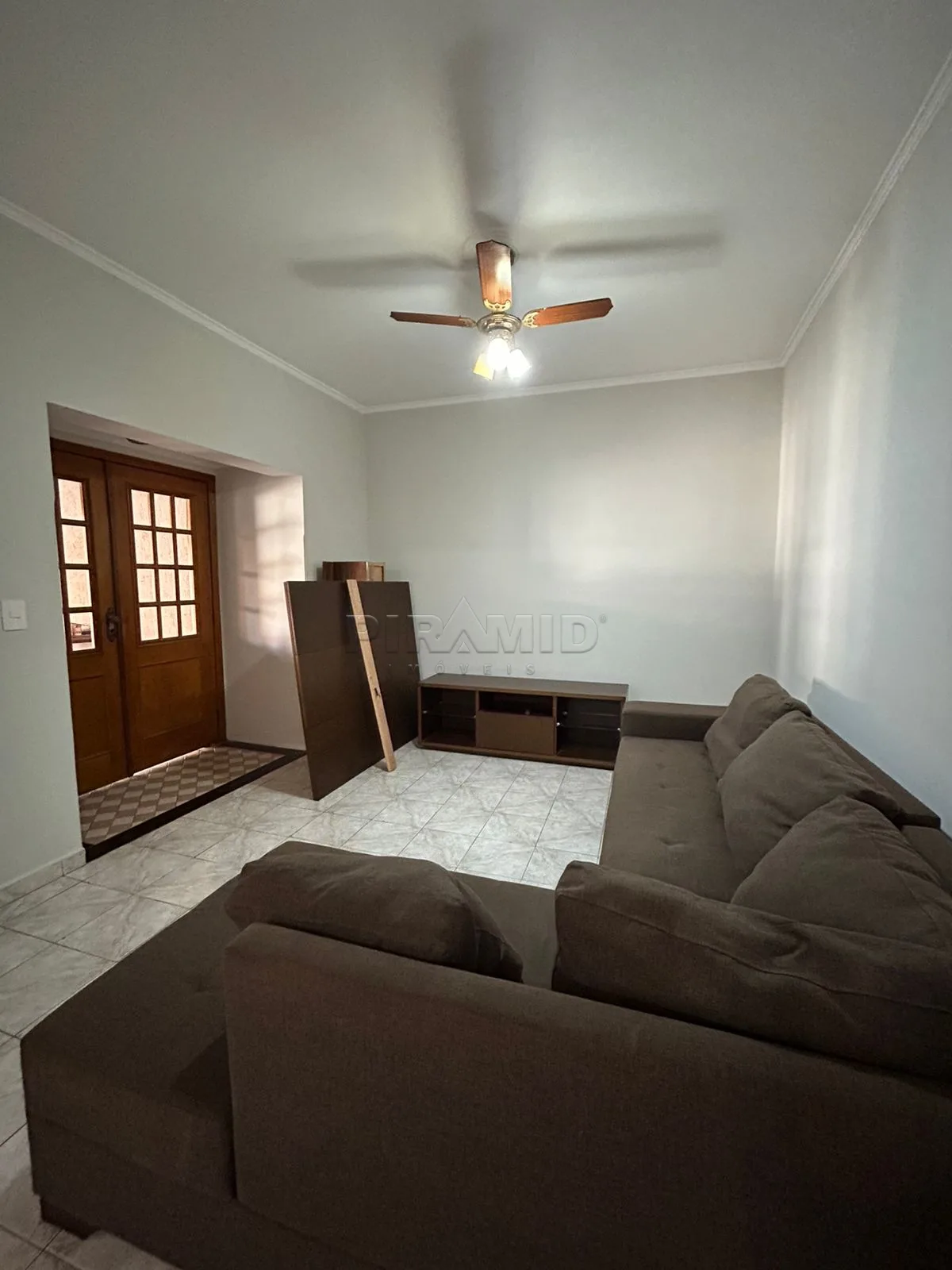 Alugar Casa / Padr&atilde;o em Ribeir&atilde;o Preto R$ 2.900,00 - Foto 1
