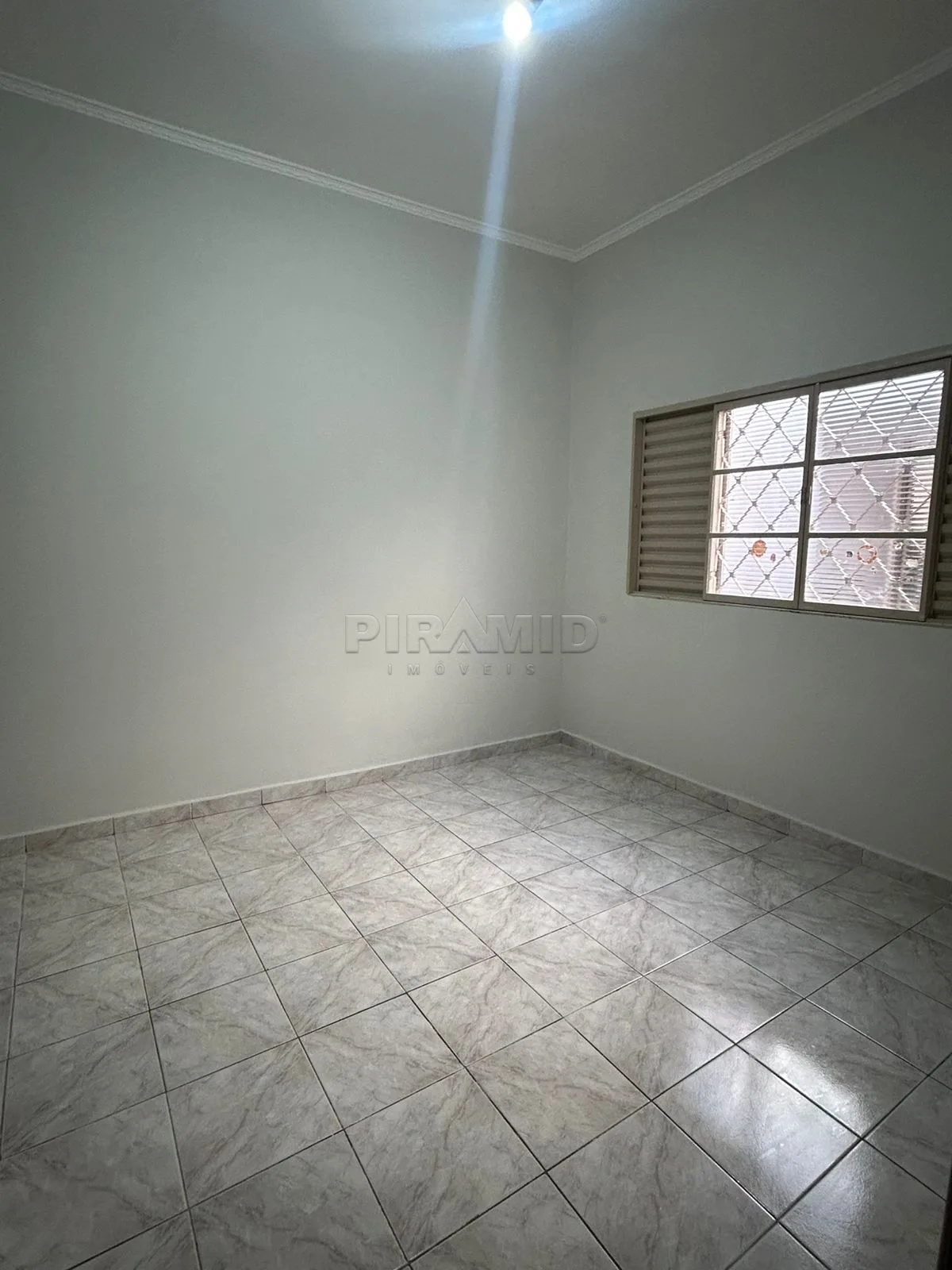 Alugar Casa / Padr&atilde;o em Ribeir&atilde;o Preto R$ 2.900,00 - Foto 3
