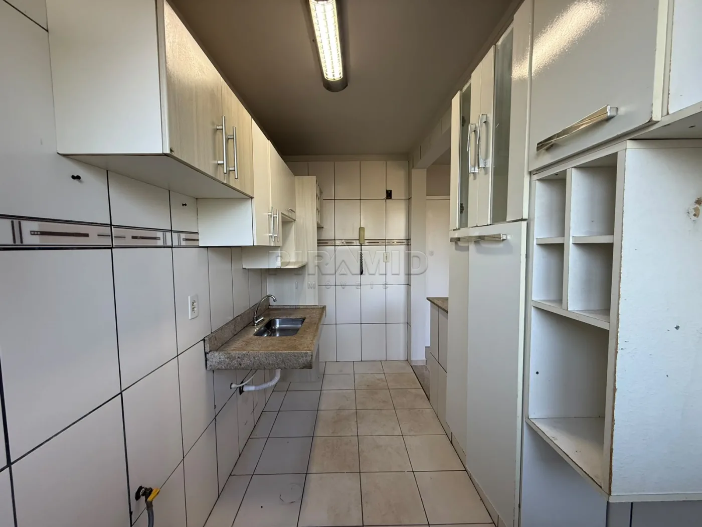 Alugar Apartamento / Cobertura em Ribeir&atilde;o Preto R$ 1.650,00 - Foto 3