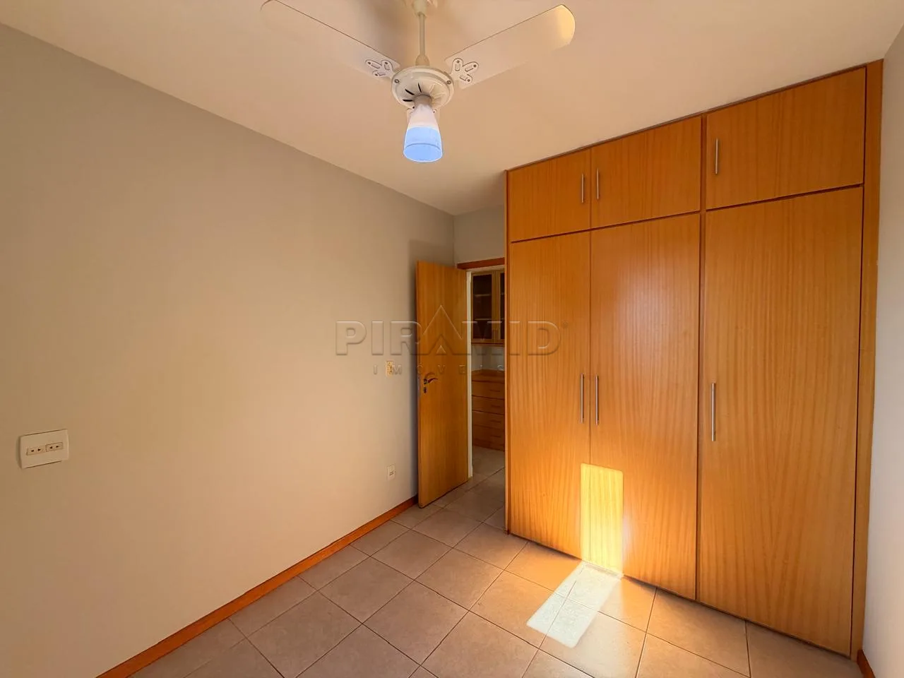 Alugar Apartamento / Padr&atilde;o em Ribeir&atilde;o Preto R$ 3.200,00 - Foto 16