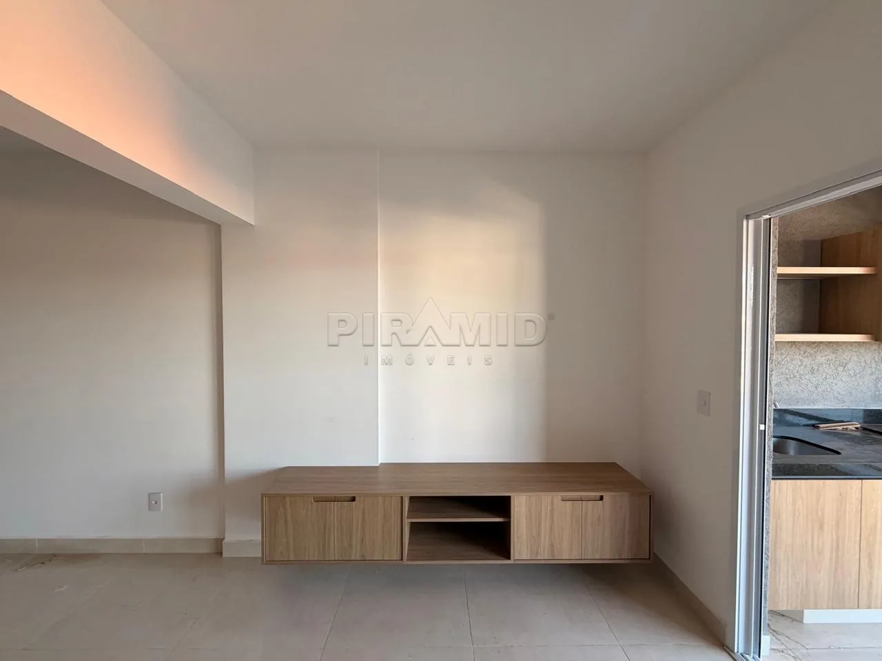 Alugar Apartamento / Padr&atilde;o em Ribeir&atilde;o Preto R$ 3.500,00 - Foto 2