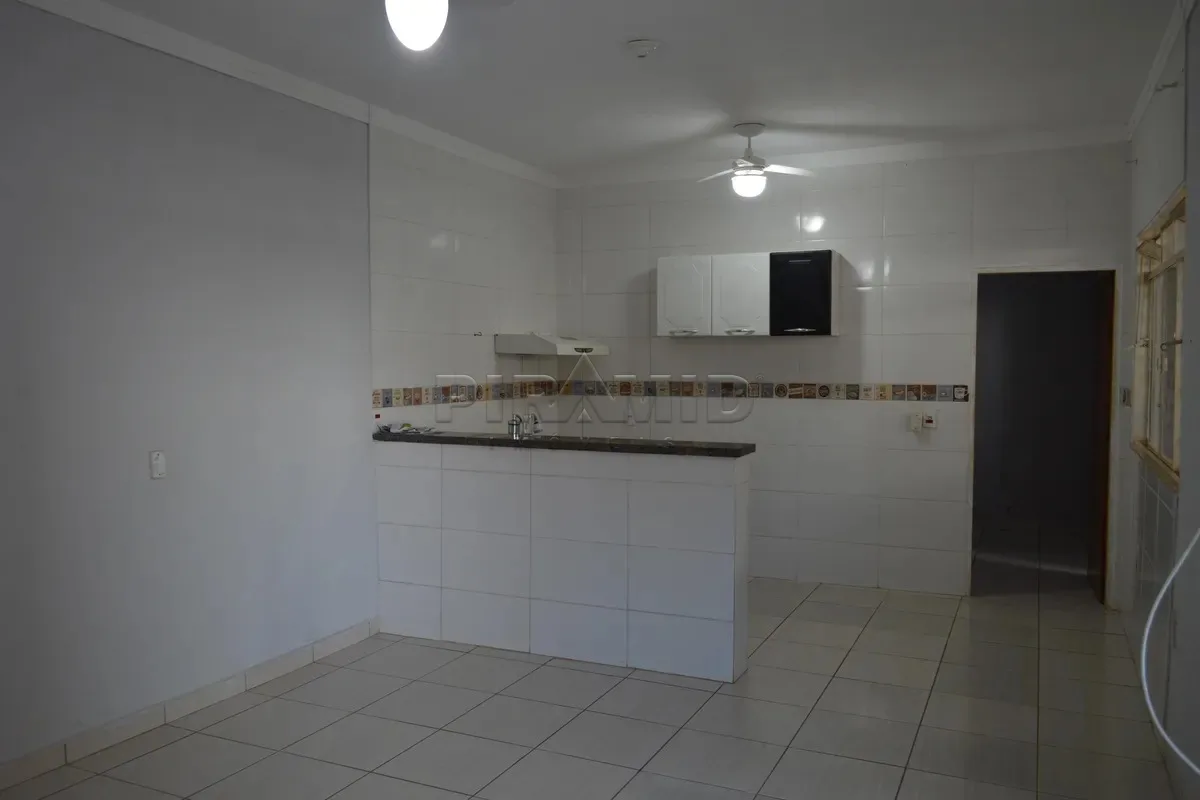 Alugar Casa / Padr&atilde;o em Ribeir&atilde;o Preto R$ 2.300,00 - Foto 4