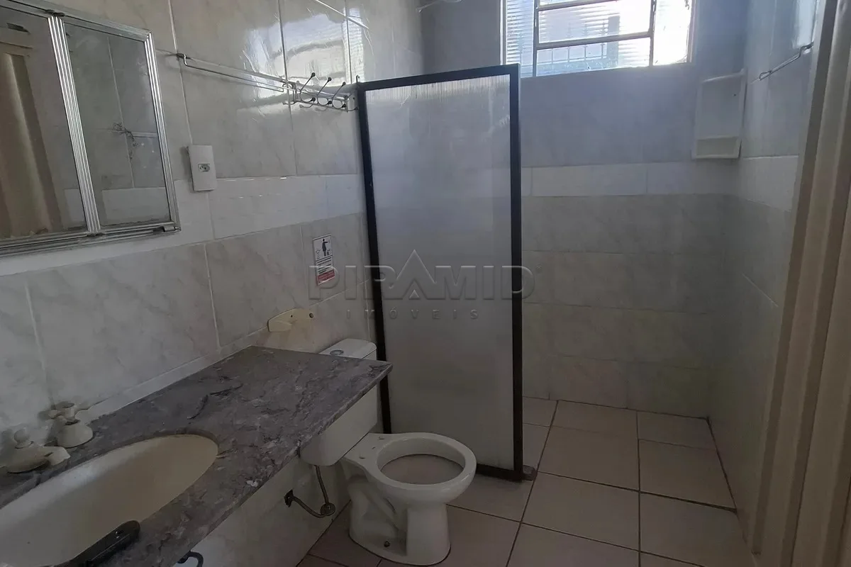 Alugar Casa / Padr&atilde;o em Ribeir&atilde;o Preto R$ 2.300,00 - Foto 17
